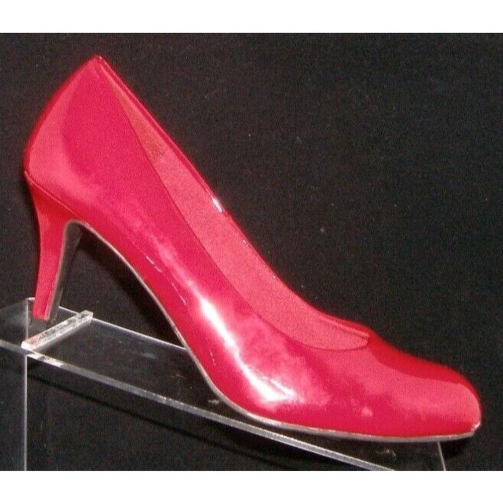Comfort Plus by Predictions Karmen red round toe slip on pump heels 6